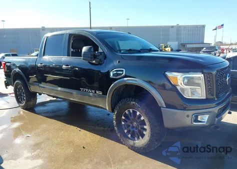 2017 Nissan Titan Xd Pro-4X Diesel z USA, uszkodzony, nr VIN 1N6BA1F45HN533768